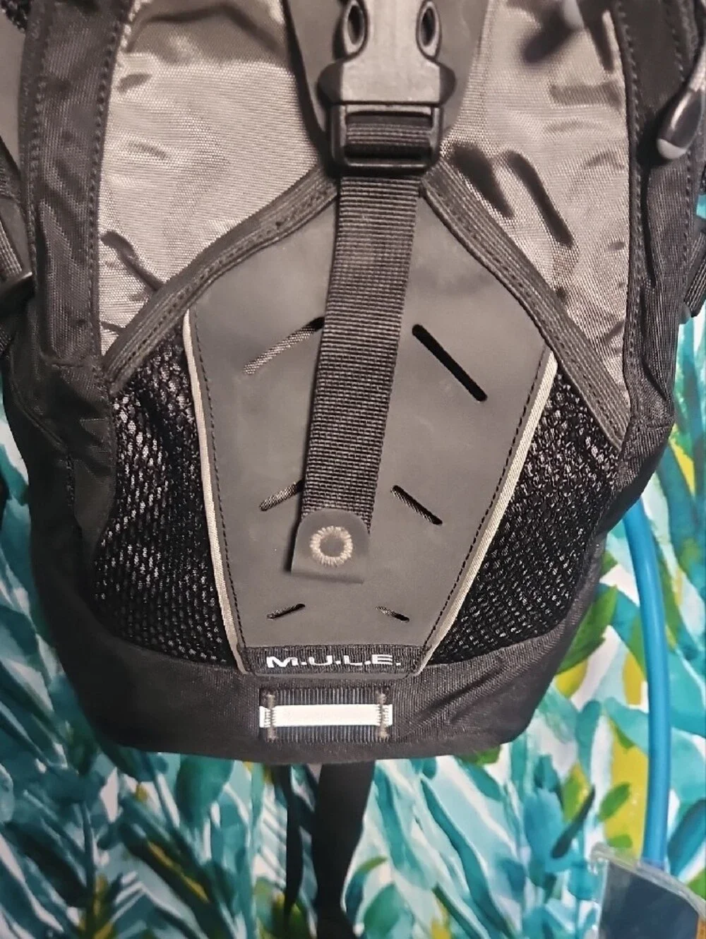 CamelBak M.U.L.E. 100 Oz (3 L) Black and Gray Hydration Pack NWT